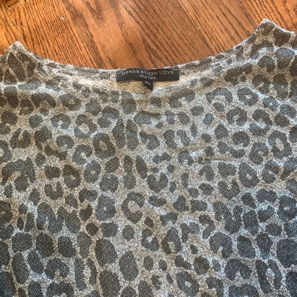 Generation Love leopard with faux leather sleeves - Picture 2 of 3